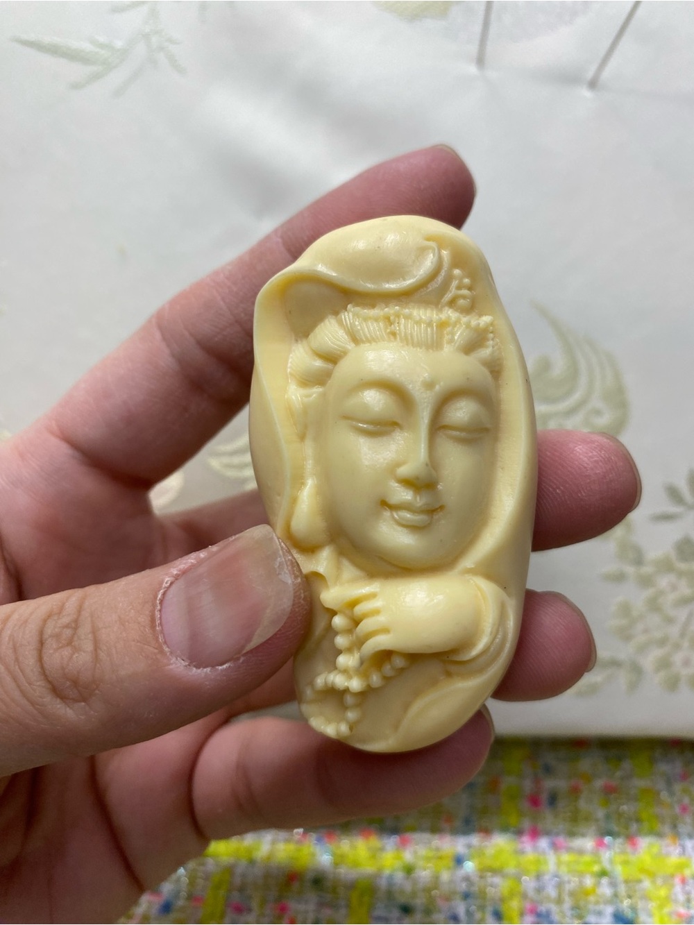 Ivory fruit carving rosary Guanyin Bodhisattva 6*3.5*3cm bead chain pendant